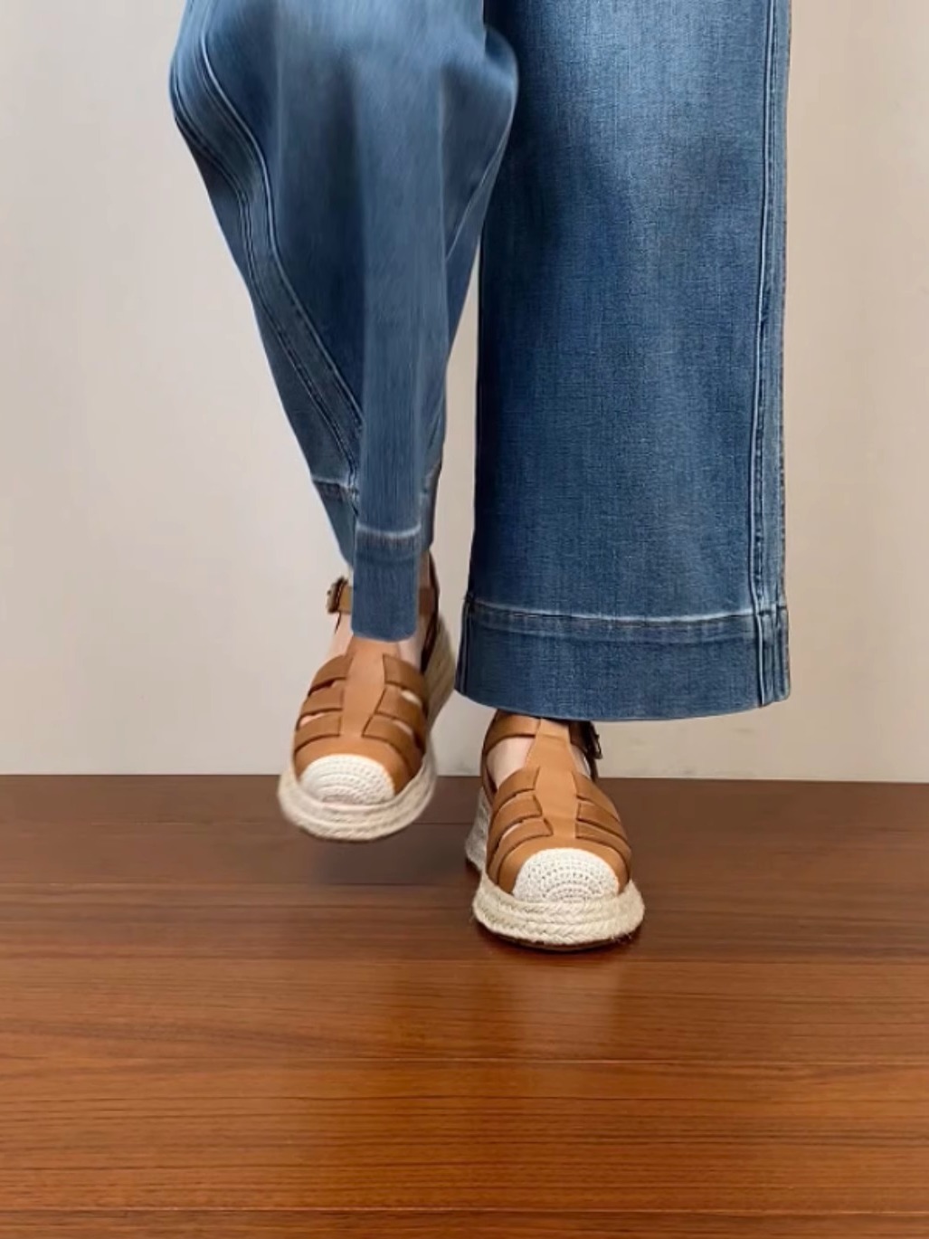 Thick Sole Open-Toe Sandals for Women - Summer 2025 Roman Style Hollow Pig Cage Cowhide Footwear Thick Sole Open-Toe Sandals for Women - Summer 2025 Roman Style Hollow Pig Cage Cowhide Footwear