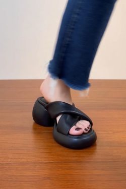 Thick-Soled Cross-Strap High Heels Sandals for Women - Summer 2025 Outdoor Footwear, Trendy Y2K Style