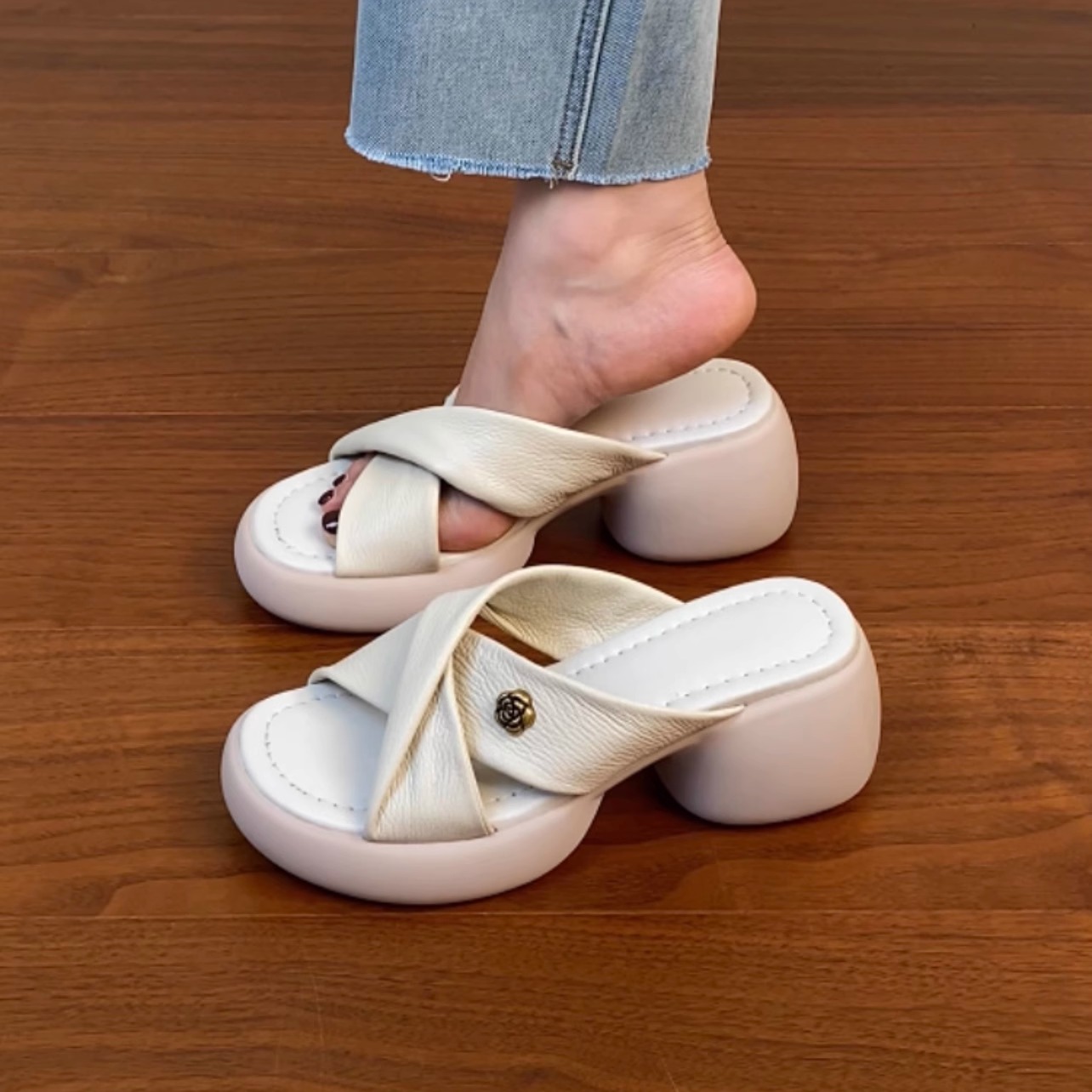 Thick-Soled Cross-Strap High Heels Sandals for Women - Summer 2025 Outdoor Footwear, Trendy Y2K Style Thick-Soled Cross-Strap High Heels Sandals for Women - Summer 2025 Outdoor Footwear, Trendy Y2K Style