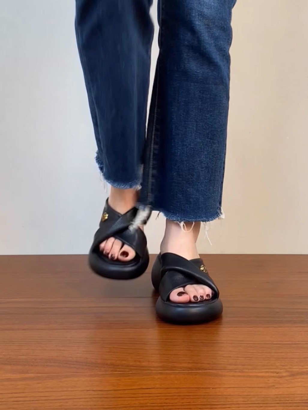 Thick-Soled Cross-Strap High Heels Sandals for Women - Summer 2025 Outdoor Footwear, Trendy Y2K Style Thick-Soled Cross-Strap High Heels Sandals for Women - Summer 2025 Outdoor Footwear, Trendy Y2K Style