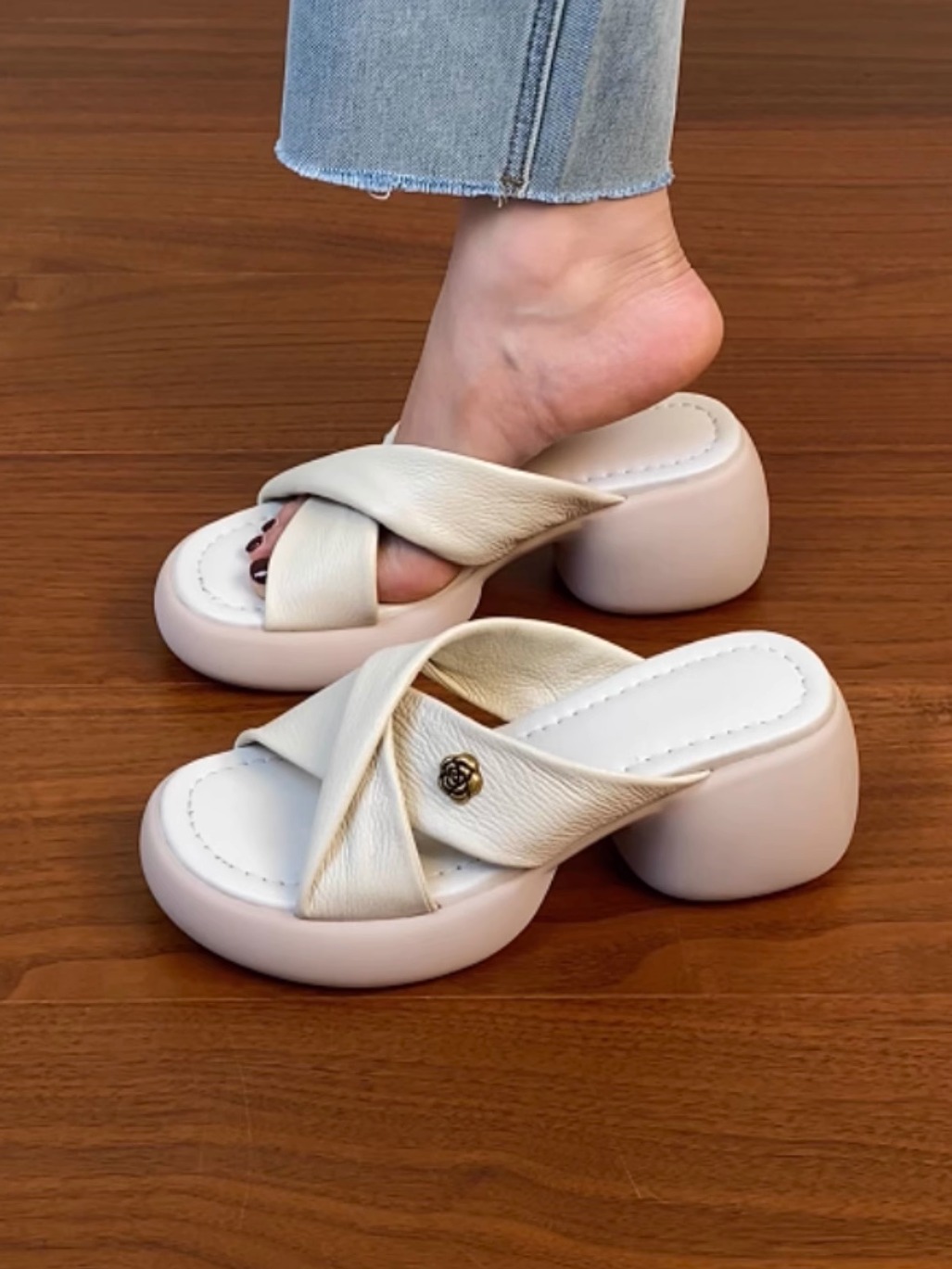 Thick-Soled Cross-Strap High Heels Sandals for Women - Summer 2025 Outdoor Footwear, Trendy Y2K Style Thick-Soled Cross-Strap High Heels Sandals for Women - Summer 2025 Outdoor Footwear, Trendy Y2K Style