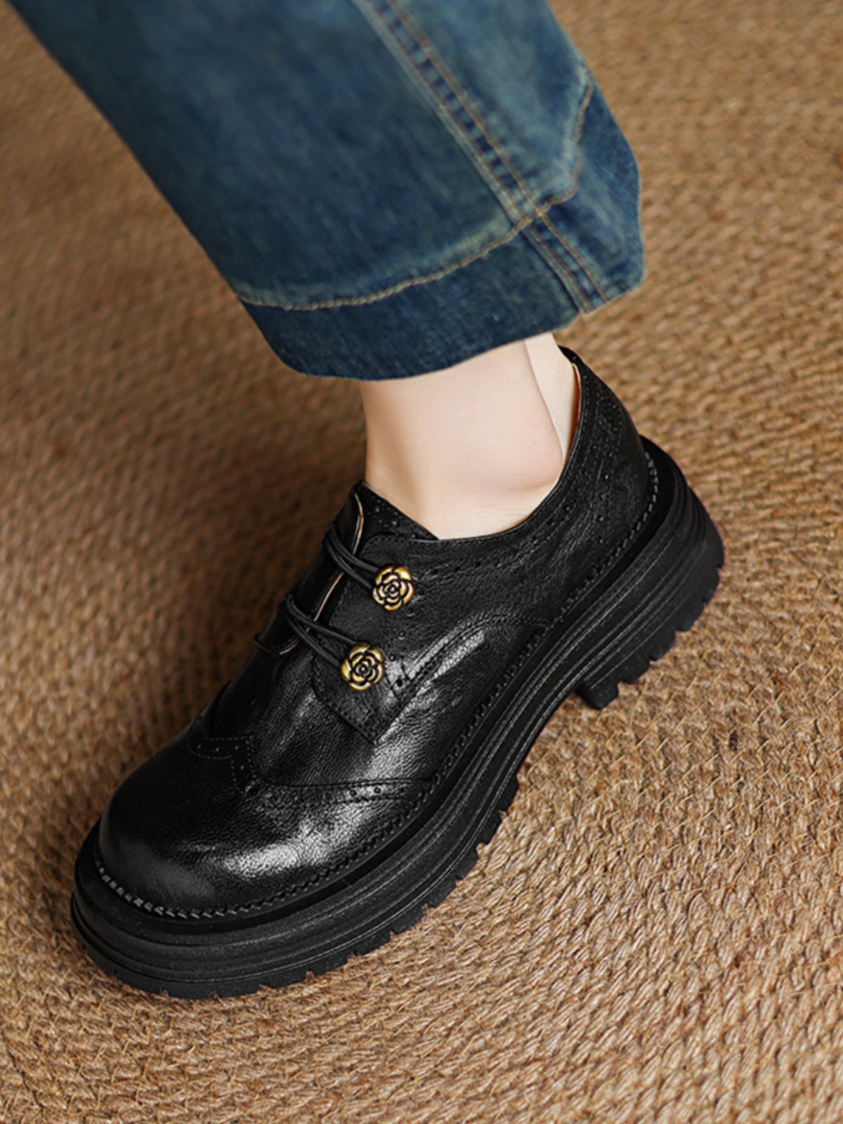 Thick-Soled Deep-Cut Leather Loafers for Women, 2025 Spring Fashion, Sheepskin Camellia Design, Trendy Y2K Style Thick-Soled Deep-Cut Leather Loafers for Women, 2025 Spring Fashion, Sheepskin Camellia Design, Trendy Y2K Style