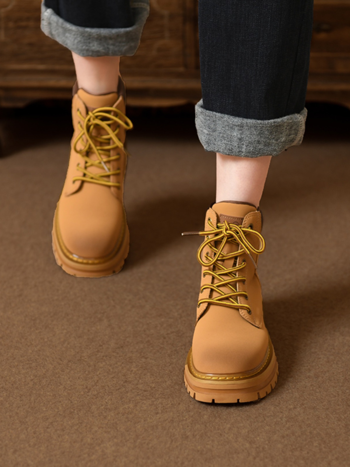 Thick-Soled Genuine Leather Yellow Martin Ankle Boots for Women - Spring & Autumn Short Booties, Sizes 41-43 Thick-Soled Genuine Leather Yellow Martin Ankle Boots for Women - Spring & Autumn Short Booties, Sizes 41-43