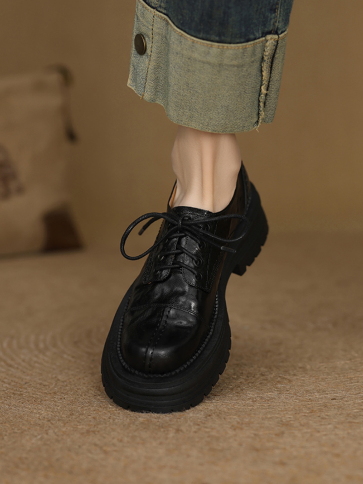 Thick-Soled Lace-Up Flats for Women, Deep Mouth Round-Toe Loafers, Sheepskin Leather, Spring 2025, Stylish Casual Footwear Thick-Soled Lace-Up Flats for Women, Deep Mouth Round-Toe Loafers, Sheepskin Leather, Spring 2025, Stylish Casual Footwear