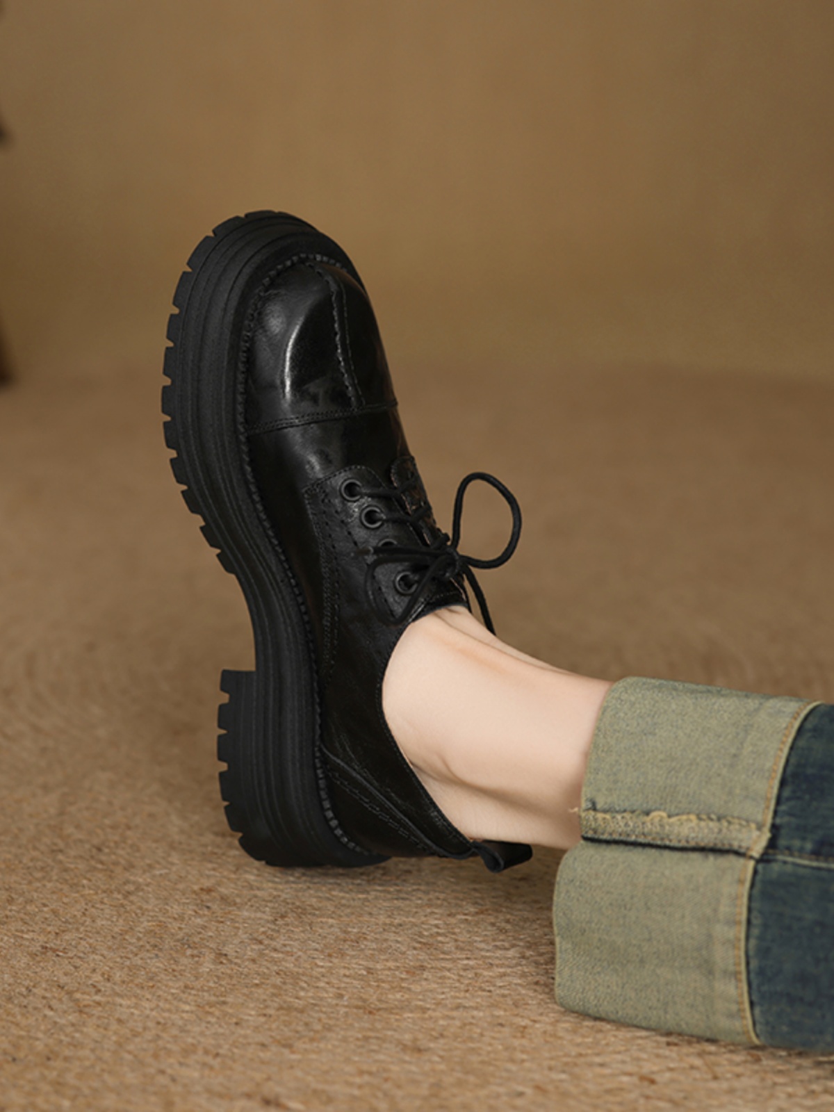 Thick-Soled Lace-Up Flats for Women, Deep Mouth Round-Toe Loafers, Sheepskin Leather, Spring 2025, Stylish Casual Footwear Thick-Soled Lace-Up Flats for Women, Deep Mouth Round-Toe Loafers, Sheepskin Leather, Spring 2025, Stylish Casual Footwear