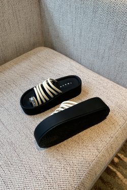 Thick-Soled Open-Toe Platform Sandals for Women - Summer 2025 Casual One-Strap Height-Increasing Slippers