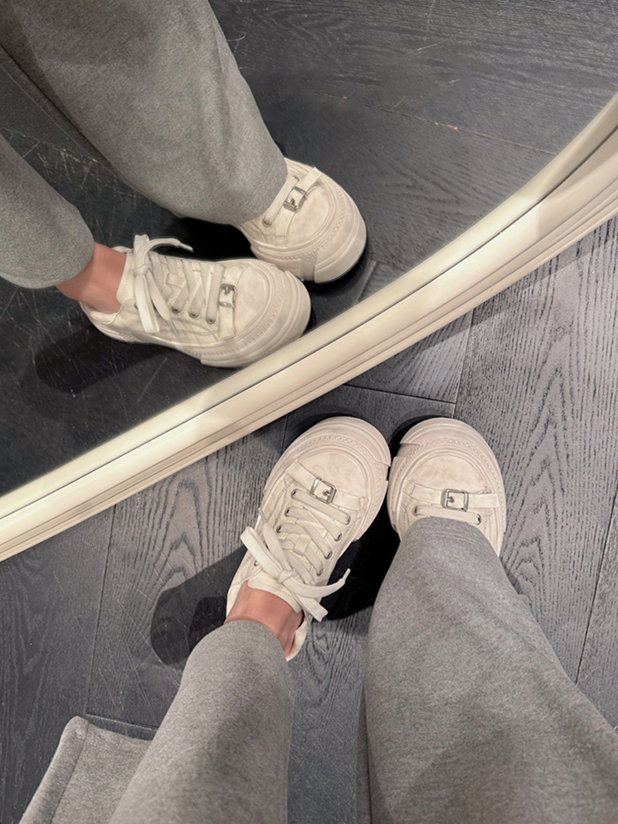 Thick-Soled Sheepskin Lace-Up Vintage White Sneakers for Women - Versatile Sports Casual Shoes, Trendy 90s Style Thick-Soled Sheepskin Lace-Up Vintage White Sneakers for Women - Versatile Sports Casual Shoes, Trendy 90s Style