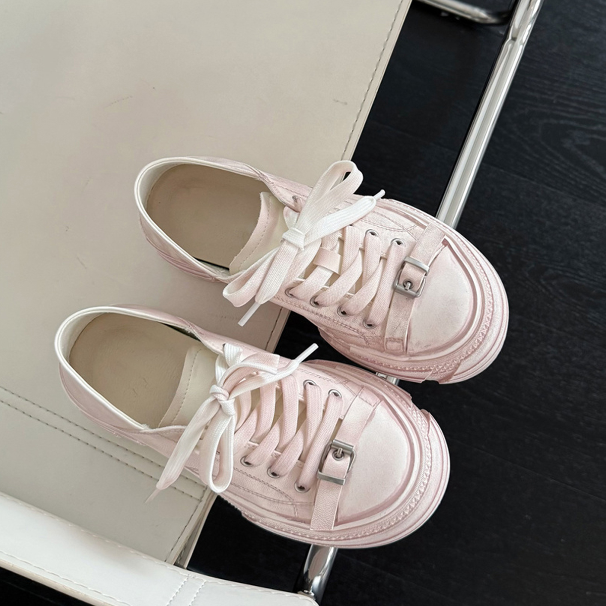 Thick-Soled Sheepskin Lace-Up Vintage White Sneakers for Women - Versatile Sports Casual Shoes, Trendy 90s Style Thick-Soled Sheepskin Lace-Up Vintage White Sneakers for Women - Versatile Sports Casual Shoes, Trendy 90s Style