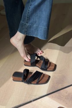 Thick-Soled Sheepskin One-Strap Square-Toe Sandals for Women - Retro Two-Way Wear Perfect for Skirts and Summer Outfits