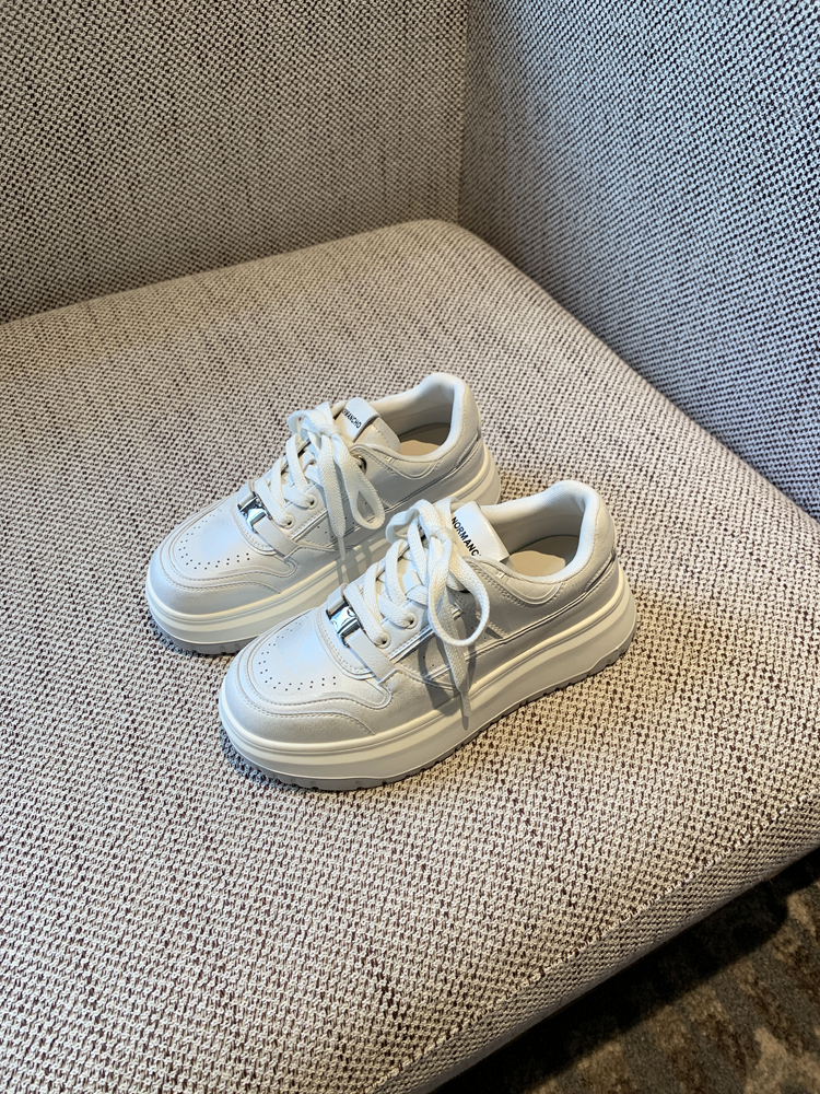 Thick-Soled White Sneakers for Women - 2025 Spring Lace-Up Retro Casual Shoes with Metal Buckle, Versatile Canvas Footwear Thick-Soled White Sneakers for Women - 2025 Spring Lace-Up Retro Casual Shoes with Metal Buckle, Versatile Canvas Footwear