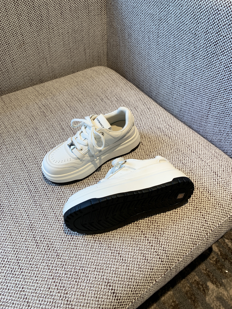 Thick-Soled White Sneakers for Women - 2025 Spring Lace-Up Retro Casual Shoes with Metal Buckle, Versatile Canvas Footwear Thick-Soled White Sneakers for Women - 2025 Spring Lace-Up Retro Casual Shoes with Metal Buckle, Versatile Canvas Footwear