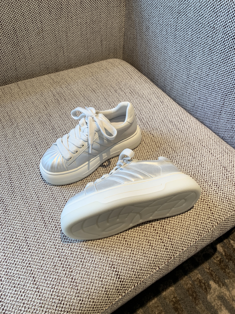 Thick-Soled White Sneakers for Women - 2025 Spring Shell Toe Casual Board Shoes, Versatile Fashionable Bread Shoes Thick-Soled White Sneakers for Women - 2025 Spring Shell Toe Casual Board Shoes, Versatile Fashionable Bread Shoes