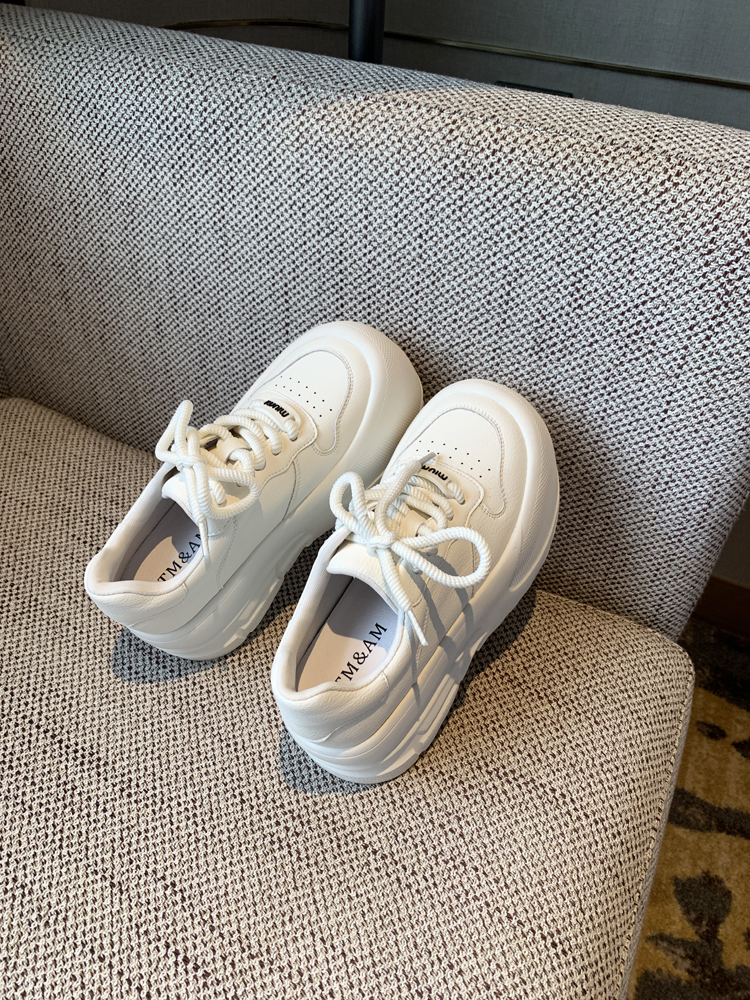 Thick-Soled White Sneakers for Women, 2025 Korean Lace-Up Casual Sports Shoes, Versatile Trendy Board Sneakers Thick-Soled White Sneakers for Women, 2025 Korean Lace-Up Casual Sports Shoes, Versatile Trendy Board Sneakers