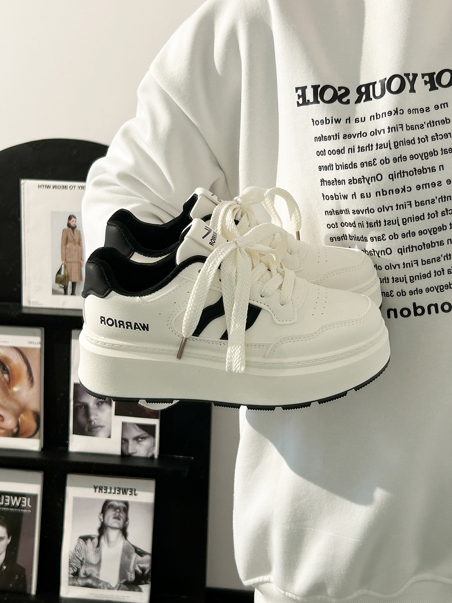 Thick-Soled White Sneakers for Women, 2025 Summer Minimalist Design, Trendy Big-Toe Breathable Shoes Thick-Soled White Sneakers for Women, 2025 Summer Minimalist Design, Trendy Big-Toe Breathable Shoes