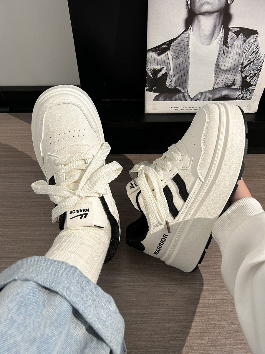 Thick-Soled White Sneakers for Women, 2025 Summer Minimalist Design, Trendy Big-Toe Breathable Shoes Thick-Soled White Sneakers for Women, 2025 Summer Minimalist Design, Trendy Big-Toe Breathable Shoes