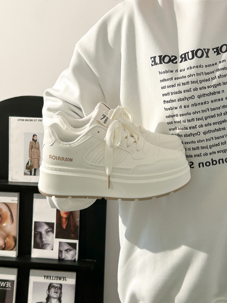 Thick-Soled White Sneakers for Women, 2025 Summer Minimalist Design, Trendy Big-Toe Breathable Shoes Thick-Soled White Sneakers for Women, 2025 Summer Minimalist Design, Trendy Big-Toe Breathable Shoes