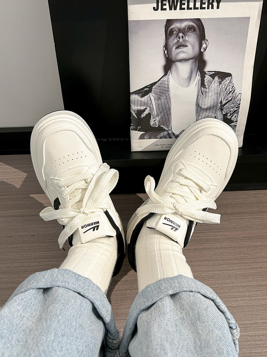 Thick-Soled White Sneakers for Women, 2025 Summer Style, Breathable Big Toe Design, Versatile Footwear for Female Students Thick-Soled White Sneakers for Women, 2025 Summer Style, Breathable Big Toe Design, Versatile Footwear for Female Students