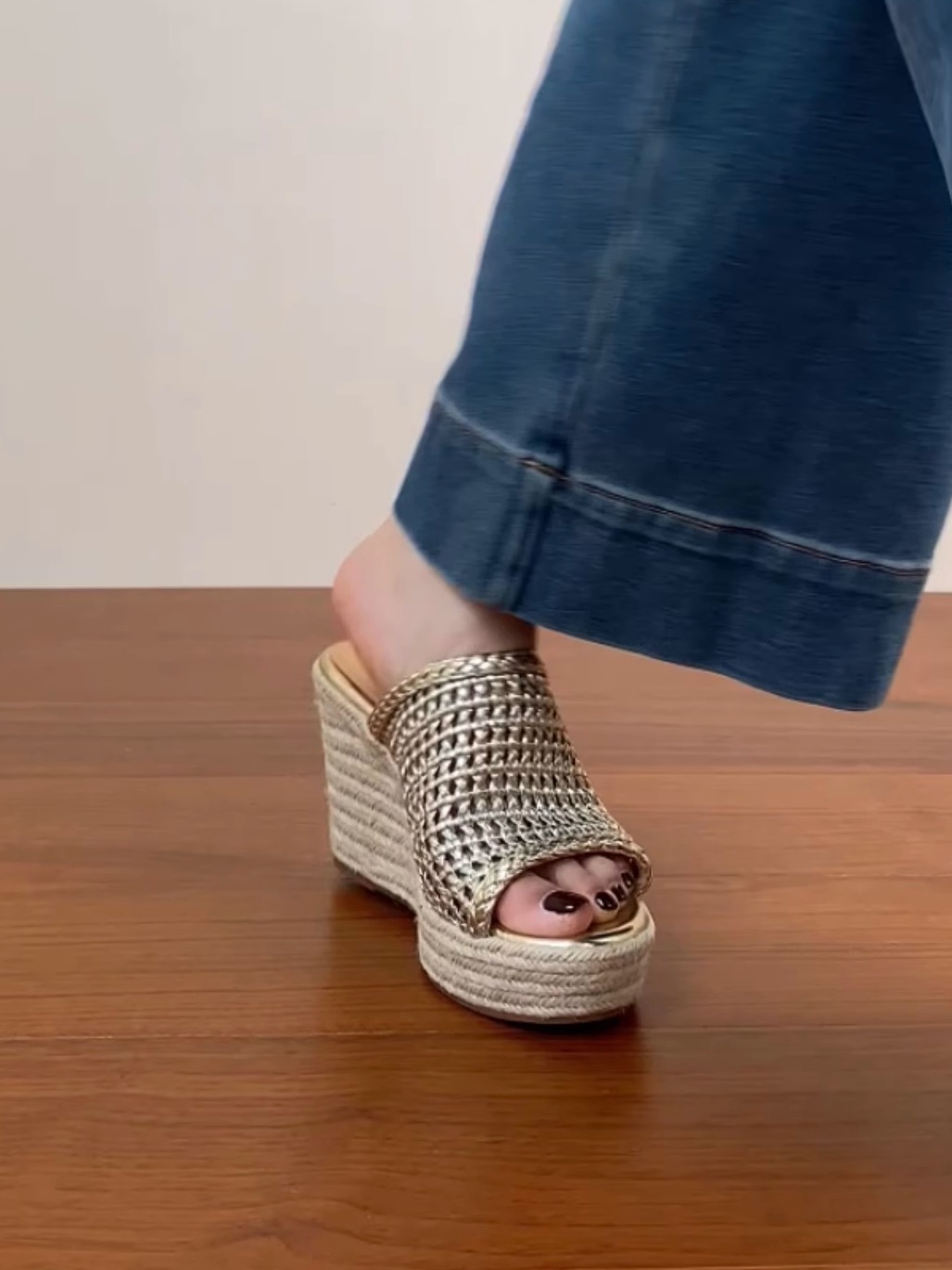 Thick-Soled Woven Wedge Sandals for Women - Summer 2025 High Heels, First-Layer Cowhide, Trendy Fashion Footwear Thick-Soled Woven Wedge Sandals for Women - Summer 2025 High Heels, First-Layer Cowhide, Trendy Fashion Footwear