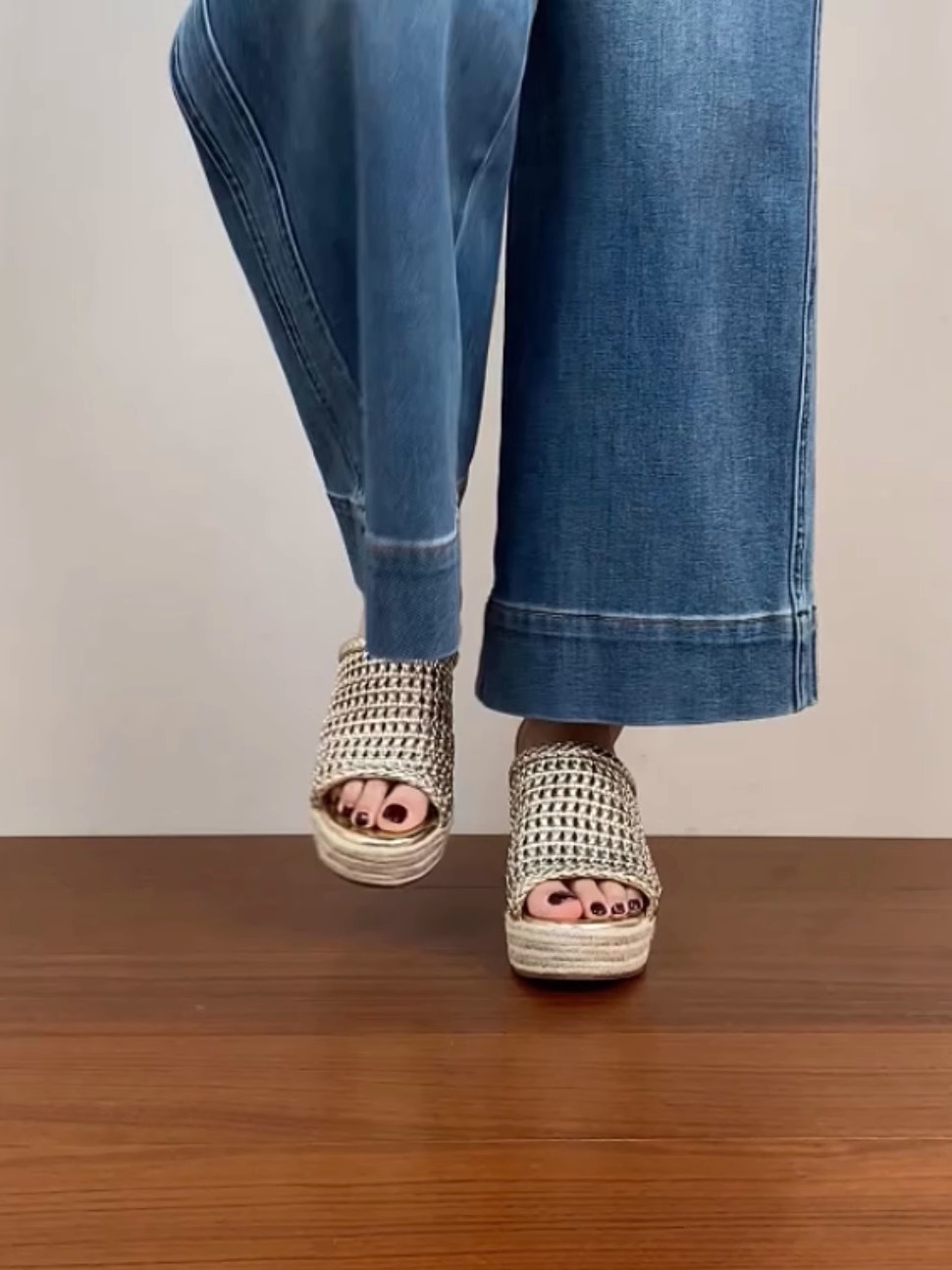 Thick-Soled Woven Wedge Sandals for Women - Summer 2025 High Heels, First-Layer Cowhide, Trendy Fashion Footwear Thick-Soled Woven Wedge Sandals for Women - Summer 2025 High Heels, First-Layer Cowhide, Trendy Fashion Footwear