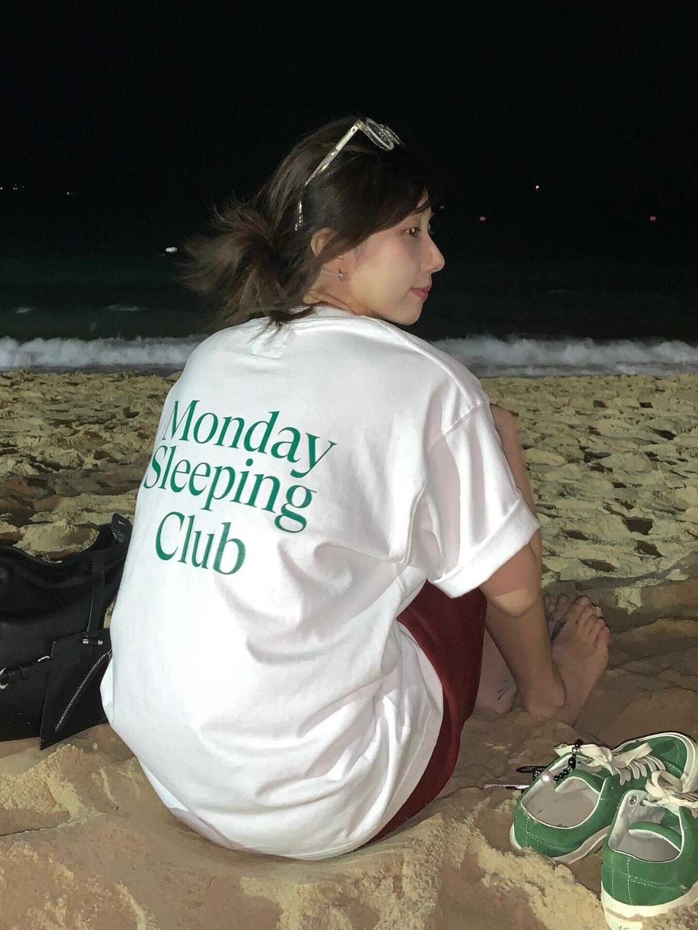 Timeless Korean Minimalist Heavyweight Cotton Short-Sleeve T-Shirt for Summer Casual Style Timeless Korean Minimalist Heavyweight Cotton Short-Sleeve T-Shirt for Summer Casual Style