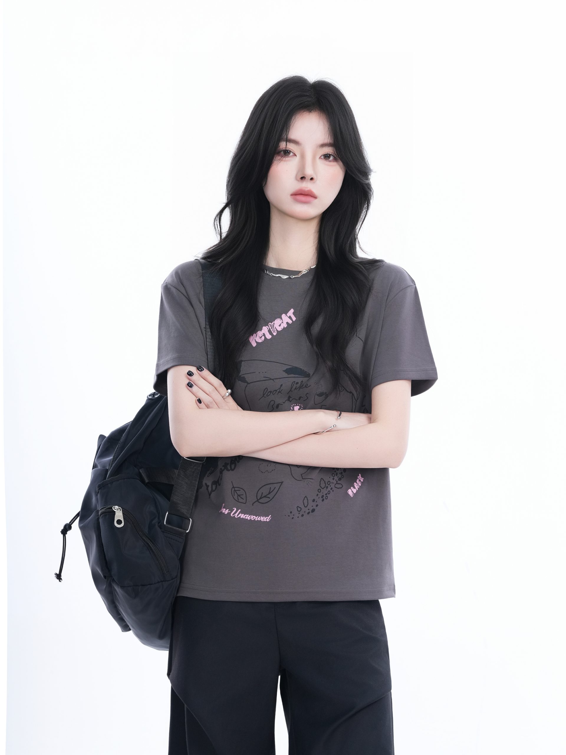 Trendy American Retro Short-Sleeve Cropped T-Shirt for Women – Stylish Petites, Y2K Fashion Essential Trendy American Retro Short-Sleeve Cropped T-Shirt for Women – Stylish Petites, Y2K Fashion Essential