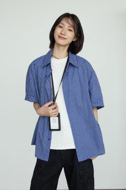 Trendy Blue and White Check Short-Sleeve Shirt for Men and Women - Casual Loose Fit for Daily Commuting, Summer Style