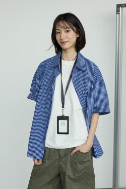Trendy Blue and White Check Short-Sleeve Shirt for Men and Women - Casual Loose Fit for Daily Commuting, Summer Style