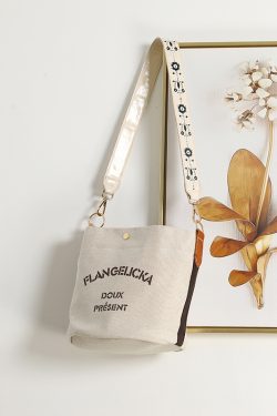 Trendy Canvas Shoulder Bag 2024 Korean Style Crossbody for College Students, Chic Bucket Bag Design for Women