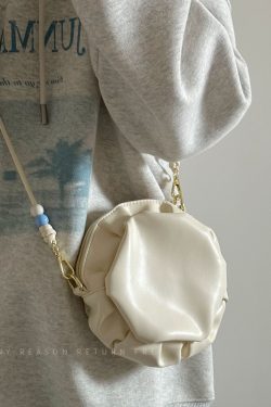 Trendy Cloud-Shaped PU Crossbody Bag for Women, Cute Wrinkled Round Shoulder Bag with Chain Detail, 2024 Fashion Accessory