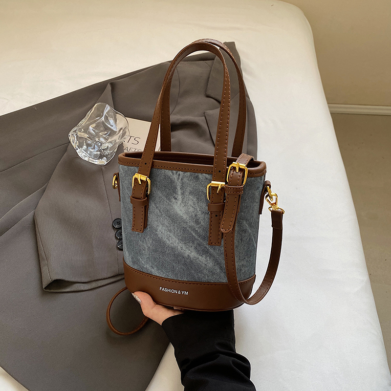 Trendy Color-Blocking Shoulder Crossbody Bucket Bag - Versatile Spliced Design for Women 2025 Trendy Color-Blocking Shoulder Crossbody Bucket Bag - Versatile Spliced Design for Women 2025