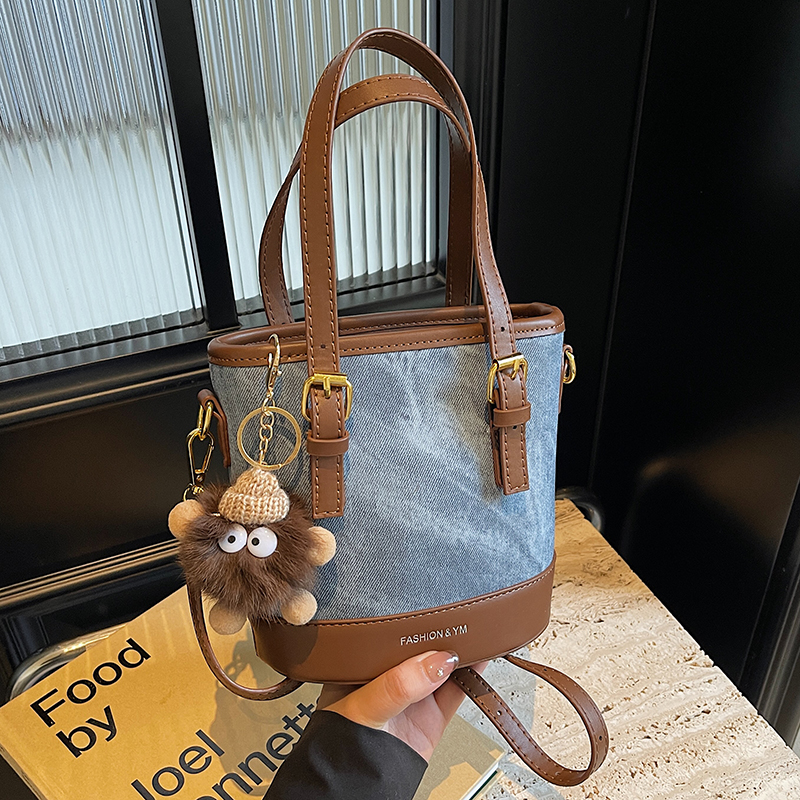 Trendy Color-Blocking Shoulder Crossbody Bucket Bag - Versatile Spliced Design for Women 2025 Trendy Color-Blocking Shoulder Crossbody Bucket Bag - Versatile Spliced Design for Women 2025