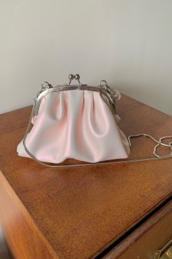 Trendy Girls' Pleated Clip Bag - Niche High-End Chain Handheld & Crossbody Bag - Fashionable Small Bag for 2023