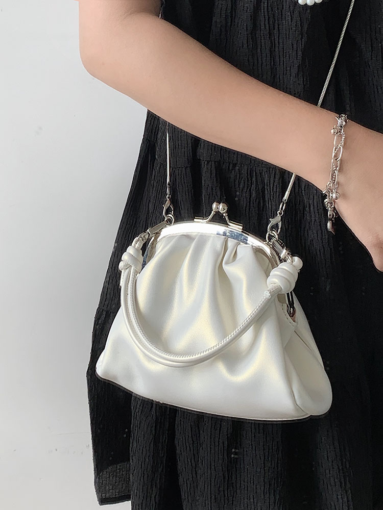 Trendy Girls' Pleated Clip Bag - Niche High-End Chain Handheld & Crossbody Bag - Fashionable Small Bag for 2023 Trendy Girls' Pleated Clip Bag - Niche High-End Chain Handheld & Crossbody Bag - Fashionable Small Bag for 2023