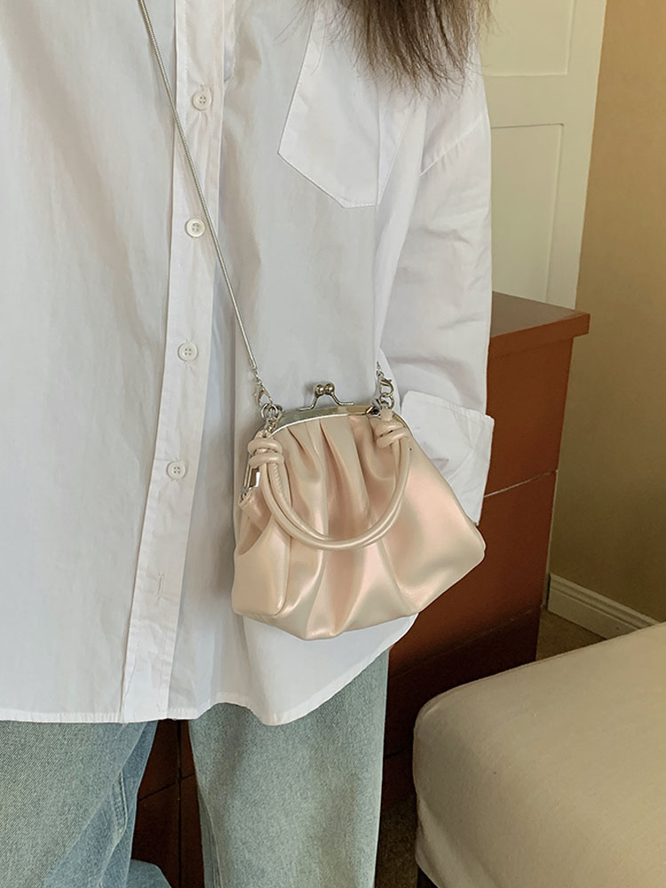 Trendy Girls' Pleated Clip Bag - Niche High-End Chain Handheld & Crossbody Bag - Fashionable Small Bag for 2023 Trendy Girls' Pleated Clip Bag - Niche High-End Chain Handheld & Crossbody Bag - Fashionable Small Bag for 2023
