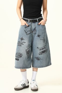 Trendy Graffiti Letter Denim Shorts for Men and Women - Loose Fit, American Retro Style, Streetwear Inspired, Casual Summer Pants