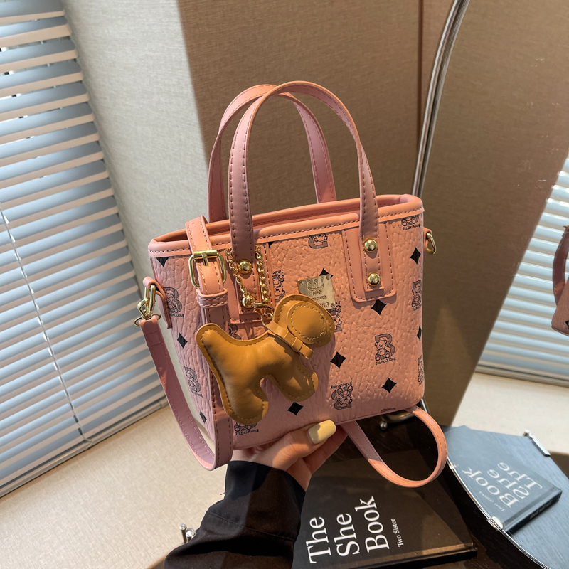 Trendy High-End Small Handbag for Women - Fashionable Commuting Tote Bucket Bag, 2025 Style, Versatile Shoulder Crossbody Bag Trendy High-End Small Handbag for Women - Fashionable Commuting Tote Bucket Bag, 2025 Style, Versatile Shoulder Crossbody Bag