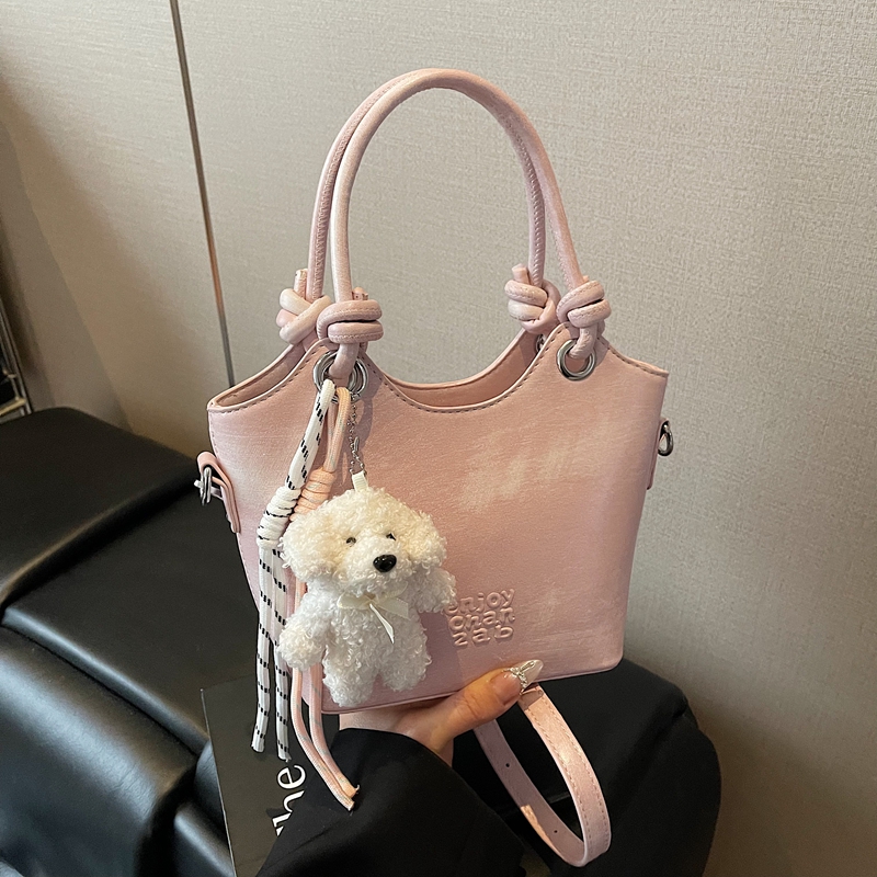 Trendy High-End Small Shoulder Crossbody Bag for Women, 2025 Niche Design Letter Print Vegetable Basket Style Trendy High-End Small Shoulder Crossbody Bag for Women, 2025 Niche Design Letter Print Vegetable Basket Style