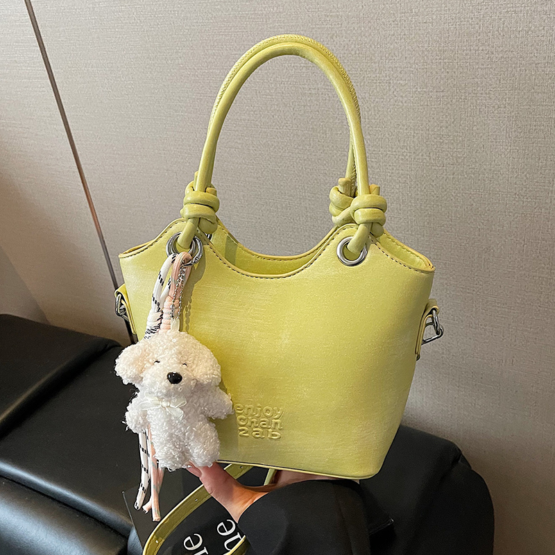 Trendy High-End Small Shoulder Crossbody Bag for Women, 2025 Niche Design Letter Print Vegetable Basket Style Trendy High-End Small Shoulder Crossbody Bag for Women, 2025 Niche Design Letter Print Vegetable Basket Style