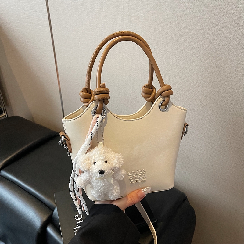 Trendy High-End Small Shoulder Crossbody Bag for Women, 2025 Niche Design Letter Print Vegetable Basket Style Trendy High-End Small Shoulder Crossbody Bag for Women, 2025 Niche Design Letter Print Vegetable Basket Style