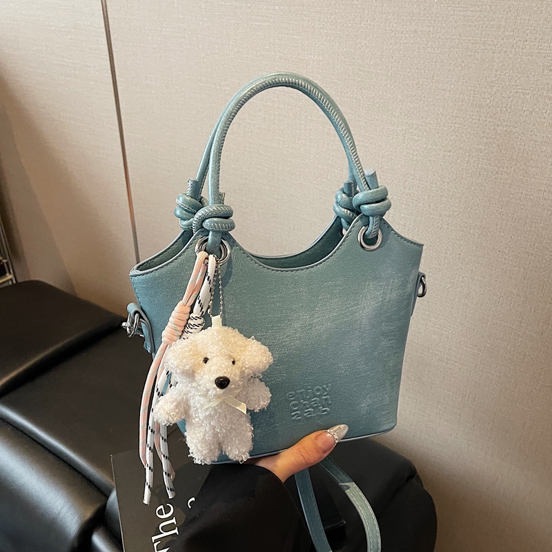 Trendy High-End Small Shoulder Crossbody Bag for Women, 2025 Niche Design Letter Print Vegetable Basket Style Trendy High-End Small Shoulder Crossbody Bag for Women, 2025 Niche Design Letter Print Vegetable Basket Style