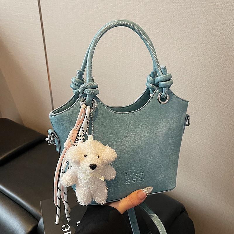 Trendy High-End Small Shoulder Crossbody Bag for Women, 2025 Niche Design Letter Print Vegetable Basket Style Trendy High-End Small Shoulder Crossbody Bag for Women, 2025 Niche Design Letter Print Vegetable Basket Style