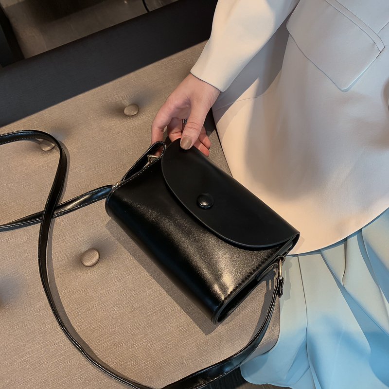 Trendy Korean Mini Shoulder Crossbody Bag for Women, Retro Phone Bag, Versatile Spring/Summer Design, New Model 2025 Trendy Korean Mini Shoulder Crossbody Bag for Women, Retro Phone Bag, Versatile Spring/Summer Design, New Model 2025