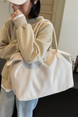 Trendy Large Capacity Commuter Travel Bag for Women - Lightweight Versatile Shoulder Bag for Travel and Maternity 2025