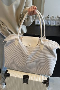 Trendy Large Capacity Commuter Travel Bag for Women - Lightweight Versatile Shoulder Bag for Travel and Maternity 2025