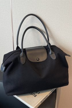 Trendy Large Capacity Commuter Travel Bag for Women - Lightweight Versatile Shoulder Bag for Travel and Maternity 2025