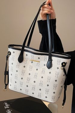 Trendy Large Capacity Tote Bag for Women, Versatile Shoulder Bag for College Classes, 2025 New Style, Chic and Functional