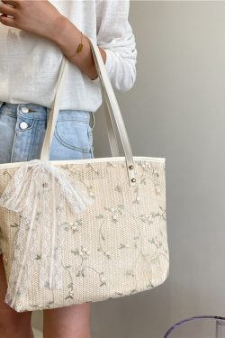 Trendy Large Capacity Women's Straw Beach Bag - Versatile Summer 2025 Shoulder Bag for Fashionable Outings