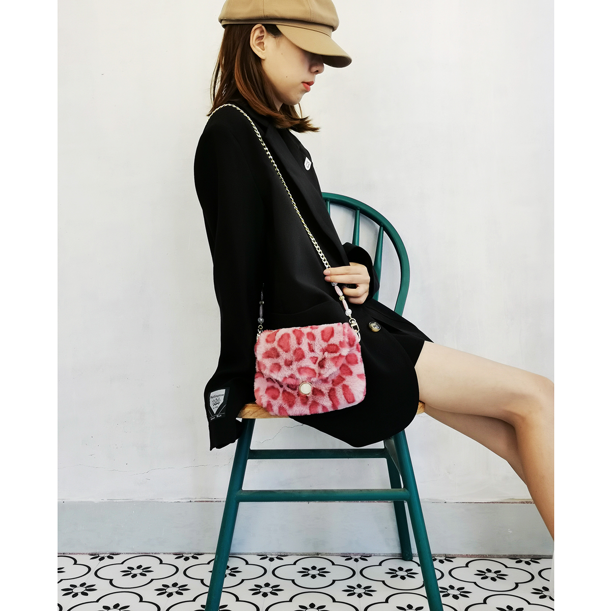 Trendy Mini Plush Leopard Print Crossbody Bag for Women - Cute Pink Phone Bag for Autumn/Winter 2024 Fashion Trendy Mini Plush Leopard Print Crossbody Bag for Women - Cute Pink Phone Bag for Autumn/Winter 2024 Fashion