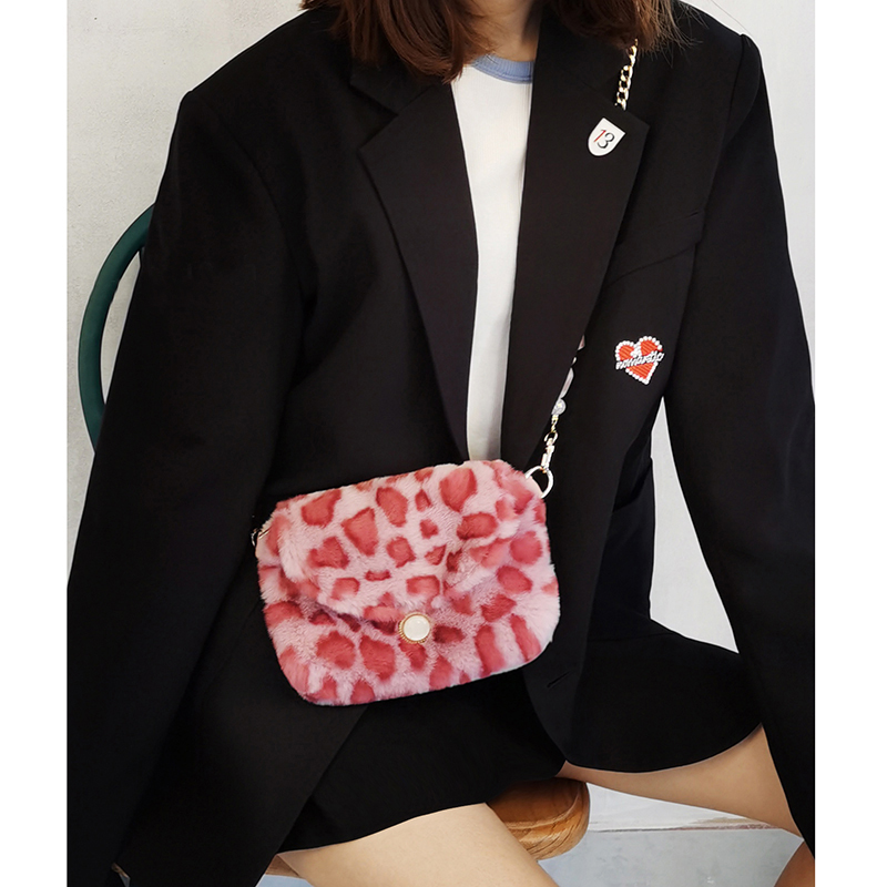 Trendy Mini Plush Leopard Print Crossbody Bag for Women - Cute Pink Phone Bag for Autumn/Winter 2024 Fashion Trendy Mini Plush Leopard Print Crossbody Bag for Women - Cute Pink Phone Bag for Autumn/Winter 2024 Fashion