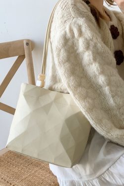 Trendy Minimalist Beaded Tote Bag for Women - Versatile Shoulder and Underarm Bag for Autumn/Winter 2023